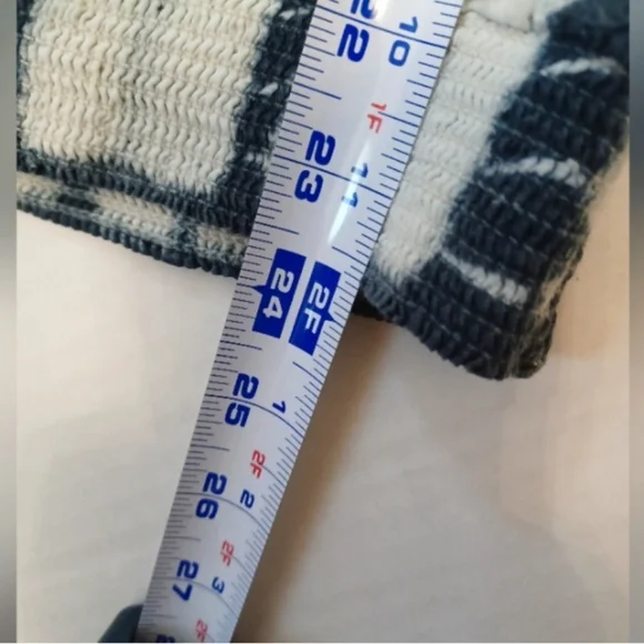 Women's Short Sleeve Size Small Tie Dye and Eyelet Embroidered Shirt - Picture 12 of 14